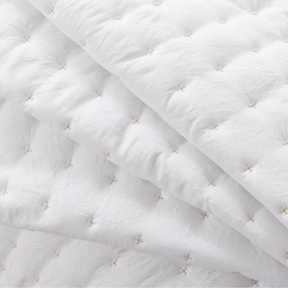 π PB Style King Quilt Set Tufted Classic White 3 piece Set - Picture 4 of 6